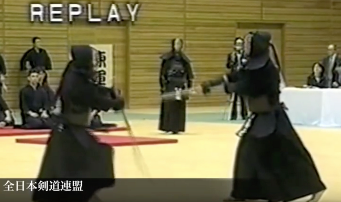 [AWESOME WAZA] - Iwao Fujimoto Sensei Disarms Opponent With Makiotoshi-Men!