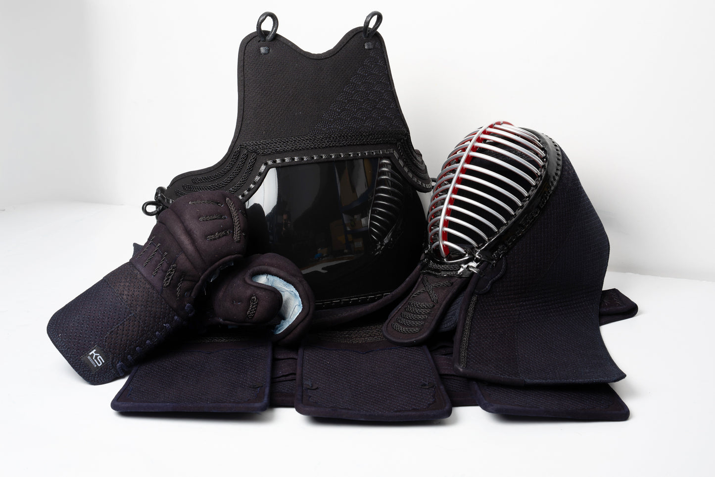 OUTLET #3 : *60% OFF* DIAMOND X - Premium Tezashi-style KendoStar Bogu Set