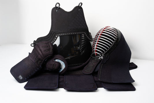 OUTLET #3 : *60% OFF* DIAMOND X - Premium Tezashi-style KendoStar Bogu Set