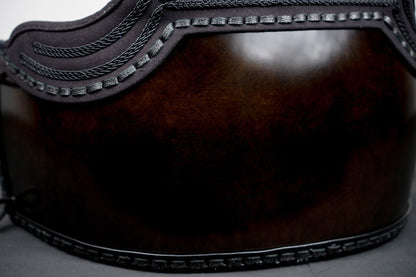Close-up of Kuro Fuki Urushi finish and Mune edge detail