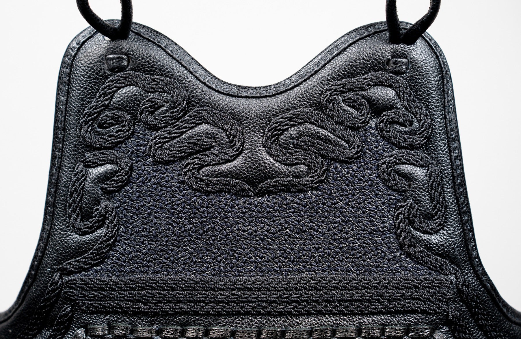 Close-up of Anniversary Sangai-matsu Kazari Mune on Fuki Urushi Do