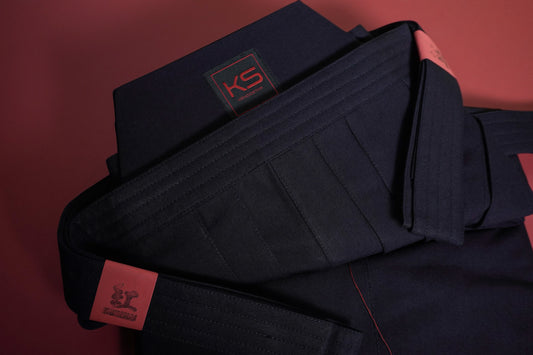 'KURENAI' Seiaizome Cotton Pleat-Lock Kendo Hakama